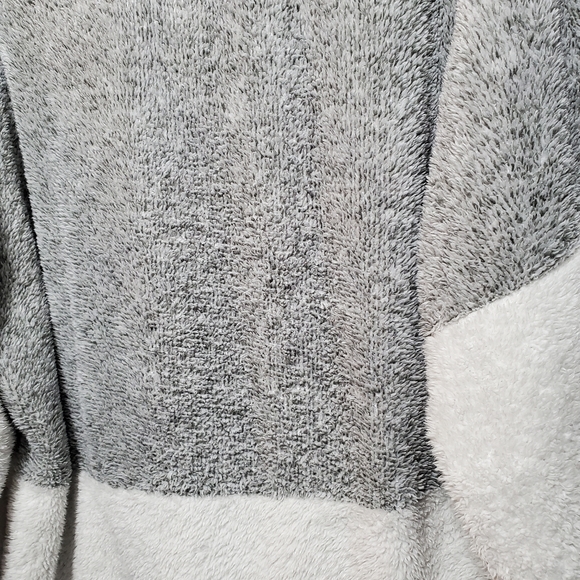 Oversized Fuzzy Fleece Pullover Sweatshirt - Picture 8 of 11